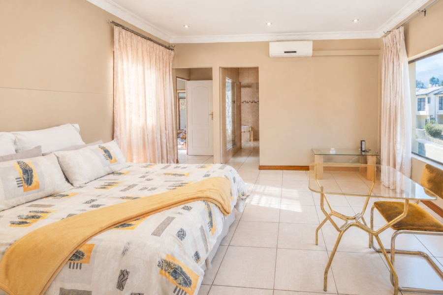 4 Bedroom Property for Sale in Kosmos Ridge North West